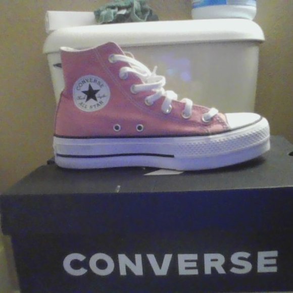 Converse Shoes - light pink 7/5